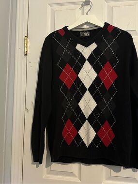 Vintage XG Men’s Black Argyle V-Neck Sweater with Red &‎ White Pattern